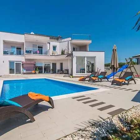 Traumhafte **** Meerblick Und Pool Vila Galizana
