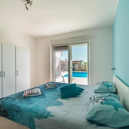 Traumhafte **** Meerblick Und Pool Vila *