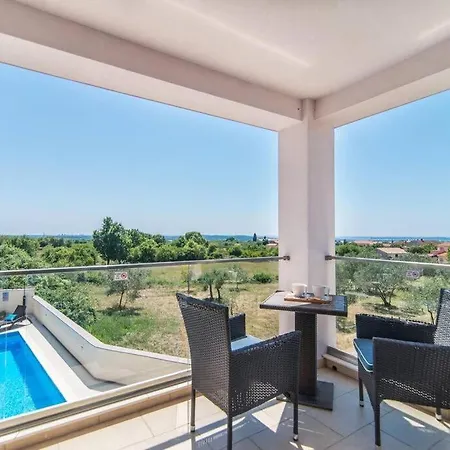 Traumhafte **** Meerblick Und Pool Vila Galizana