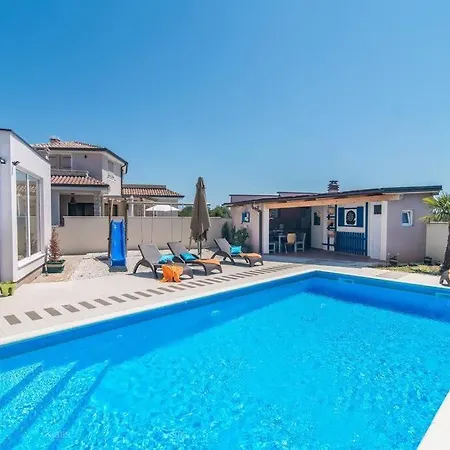 Traumhafte **** Meerblick Und Pool